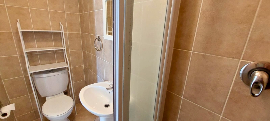 1 Bedroom Property for Sale in Gordons Bay Central Western Cape